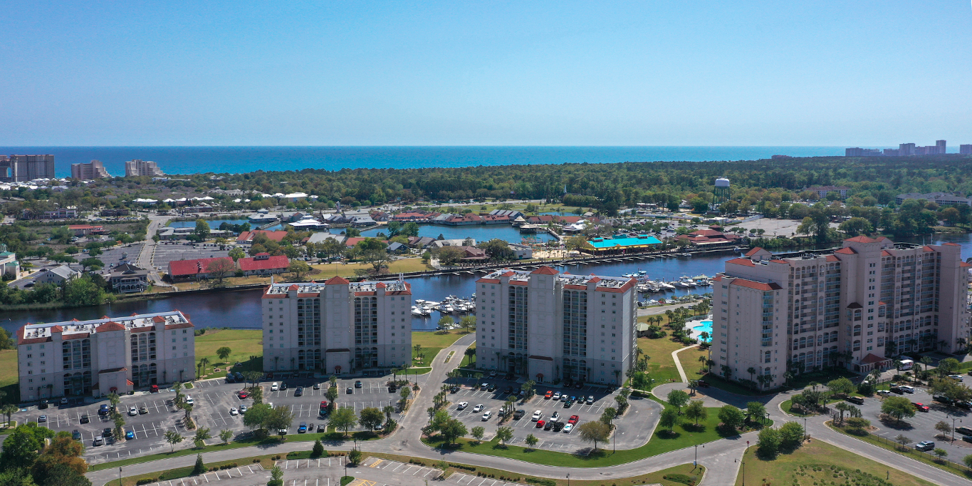 Barefoot Resort Yacht Club